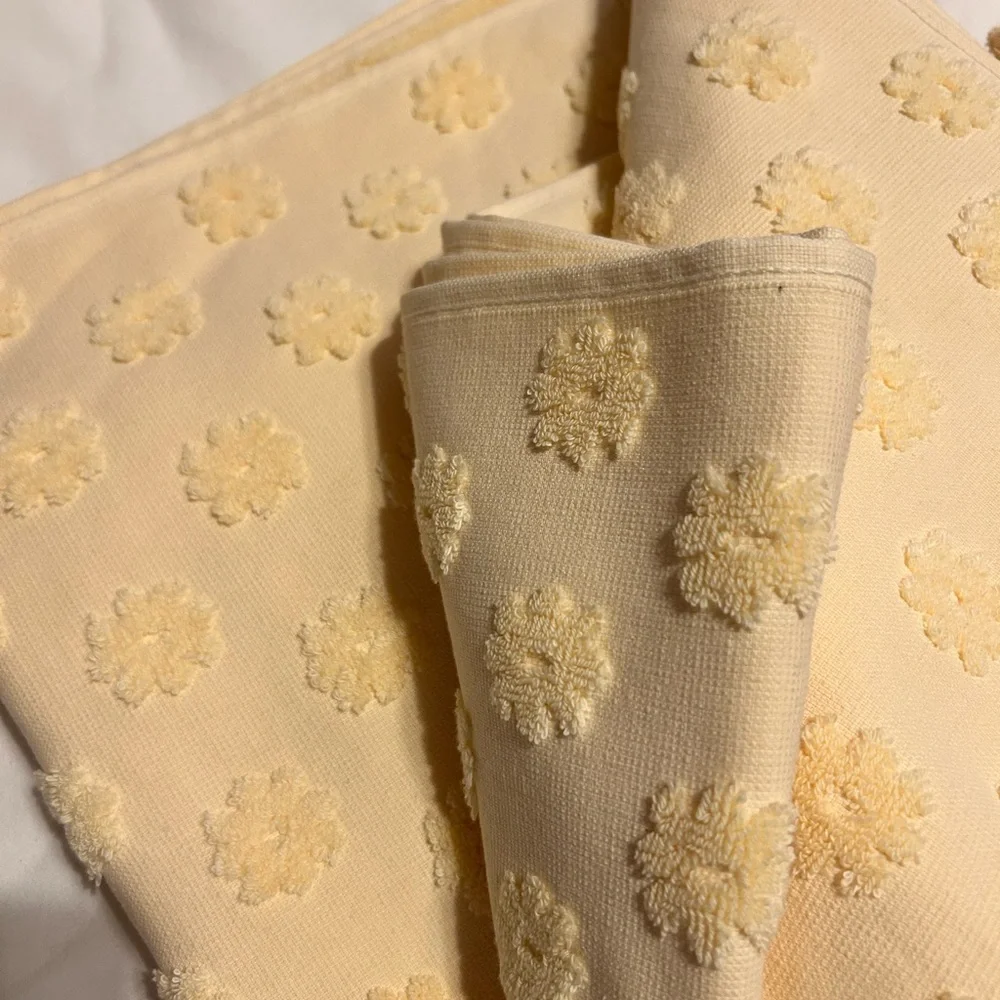 Cupcakes and Cashmere 4 pc Bath Towels  Set 100% Cotton NEW! - Picture 4 of 6